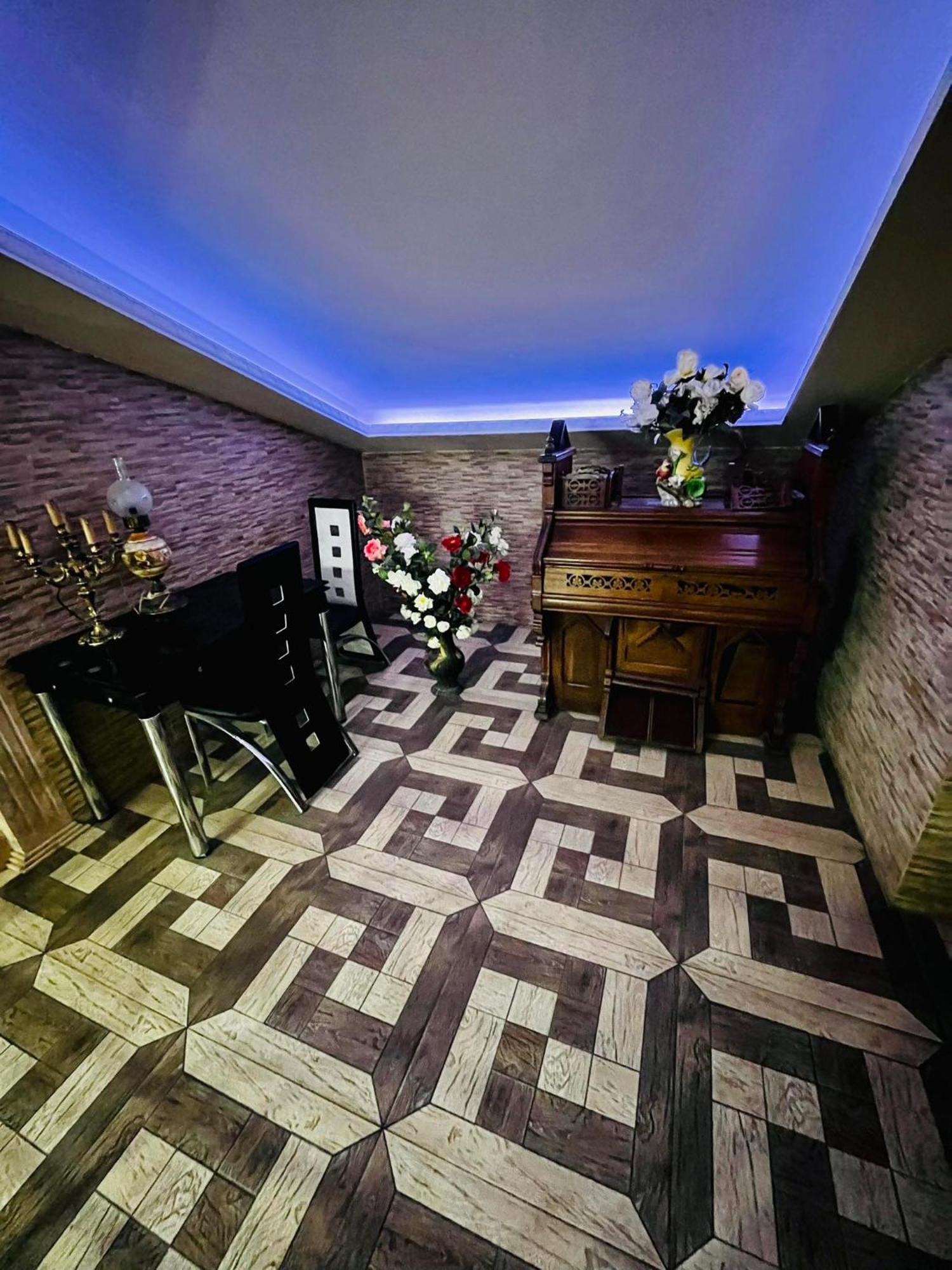 Lux Palace Hotel Kutaisi Ngoại thất bức ảnh