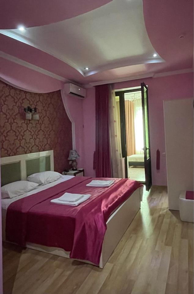 Lux Palace Hotel Kutaisi Ngoại thất bức ảnh