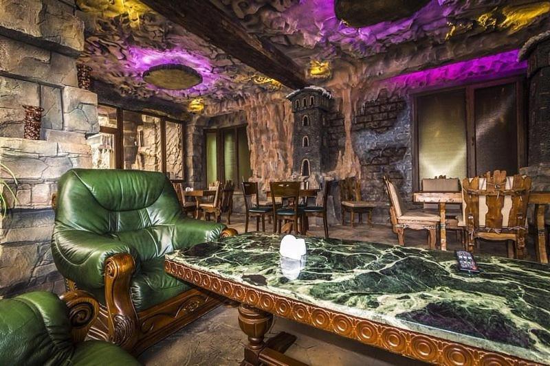 Lux Palace Hotel Kutaisi Ngoại thất bức ảnh
