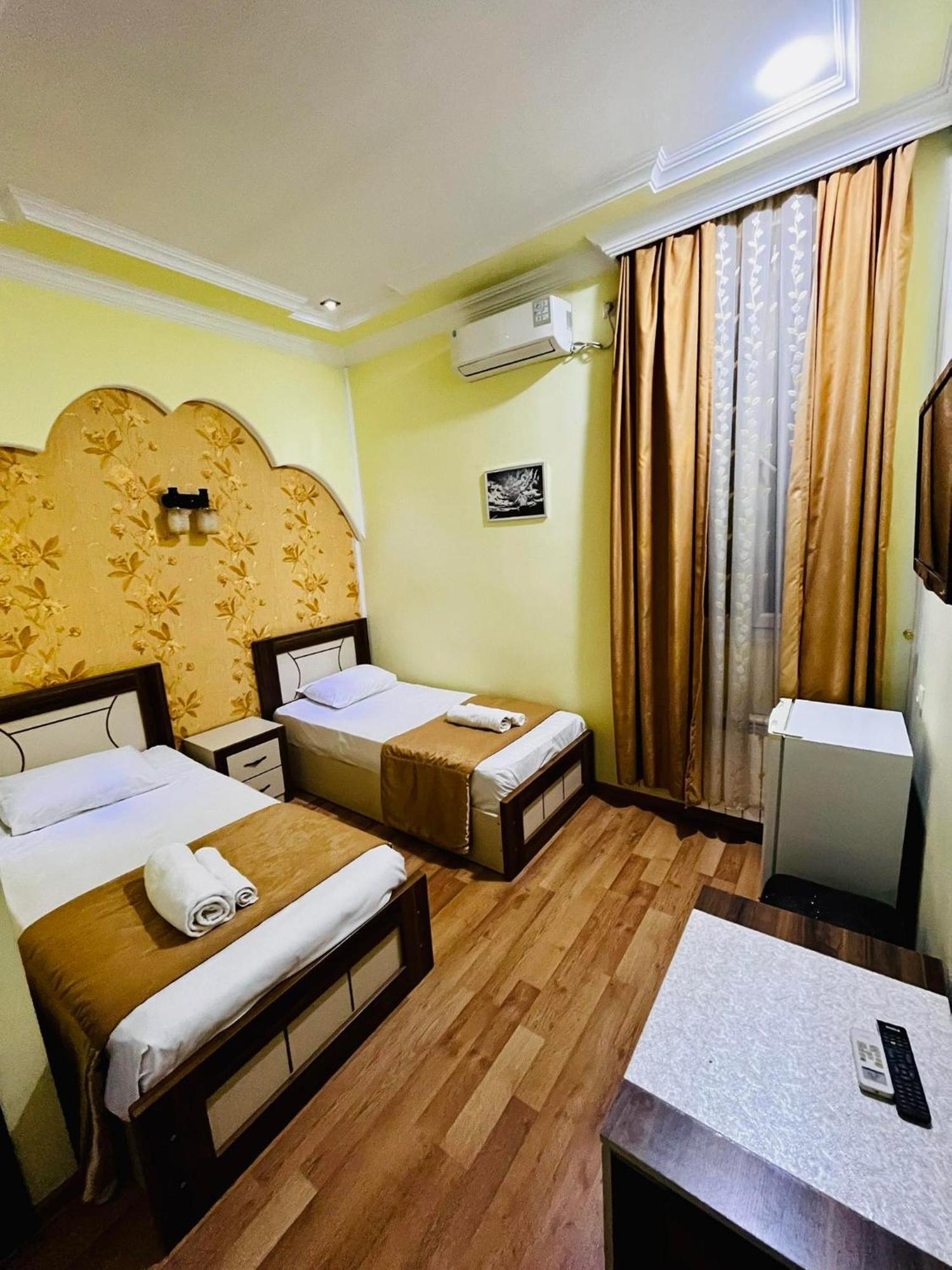 Lux Palace Hotel Kutaisi Ngoại thất bức ảnh