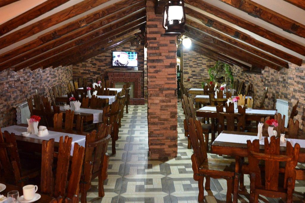 Lux Palace Hotel Kutaisi Ngoại thất bức ảnh