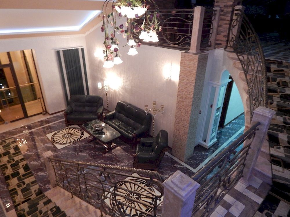 Lux Palace Hotel Kutaisi Ngoại thất bức ảnh